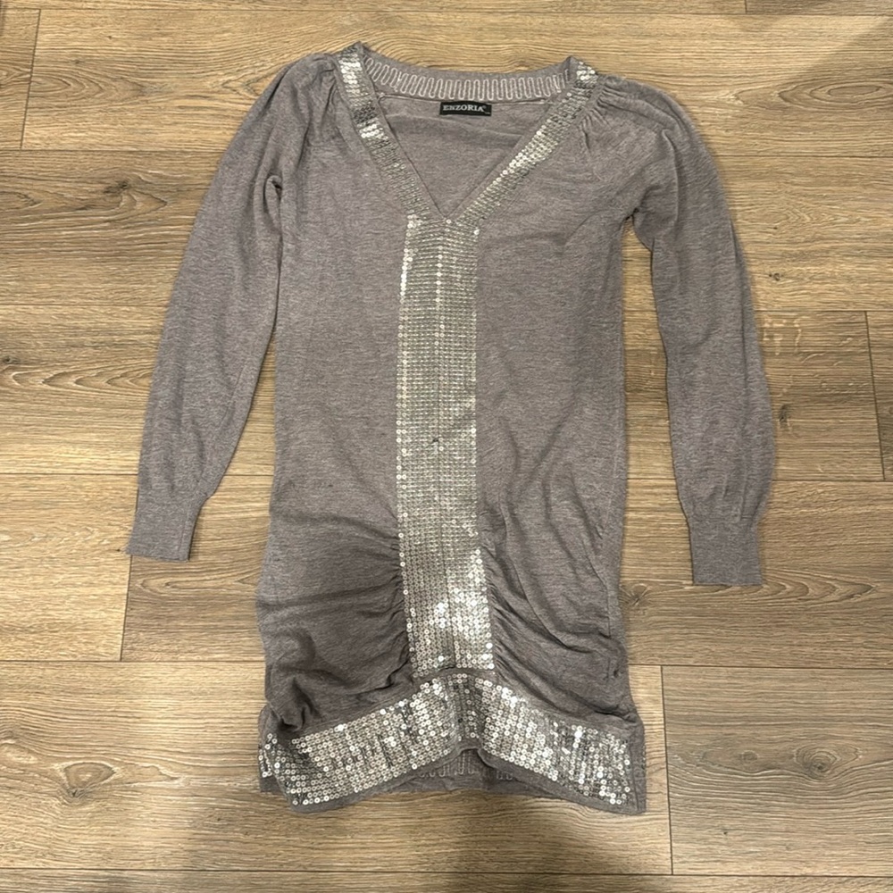 Grey tunic with rushing and silver sequins